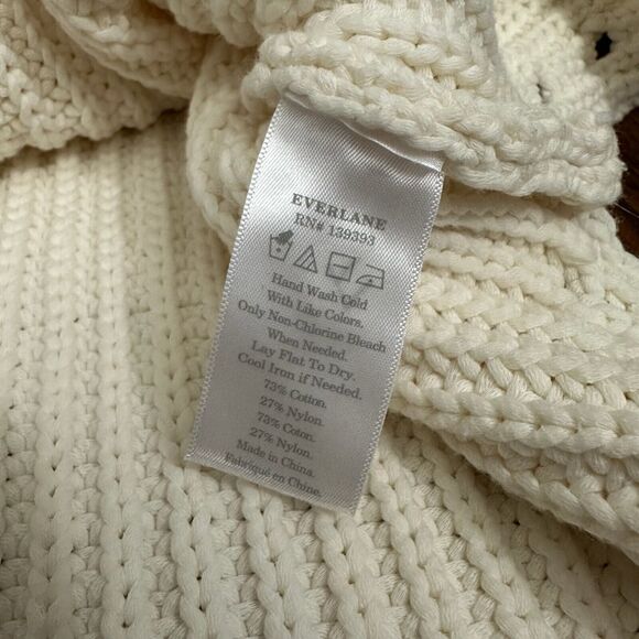 EVERLANE Ribbed V-Neck Cropped Pullover Sweater L/S in Solid Cream - Picture 9 of 10